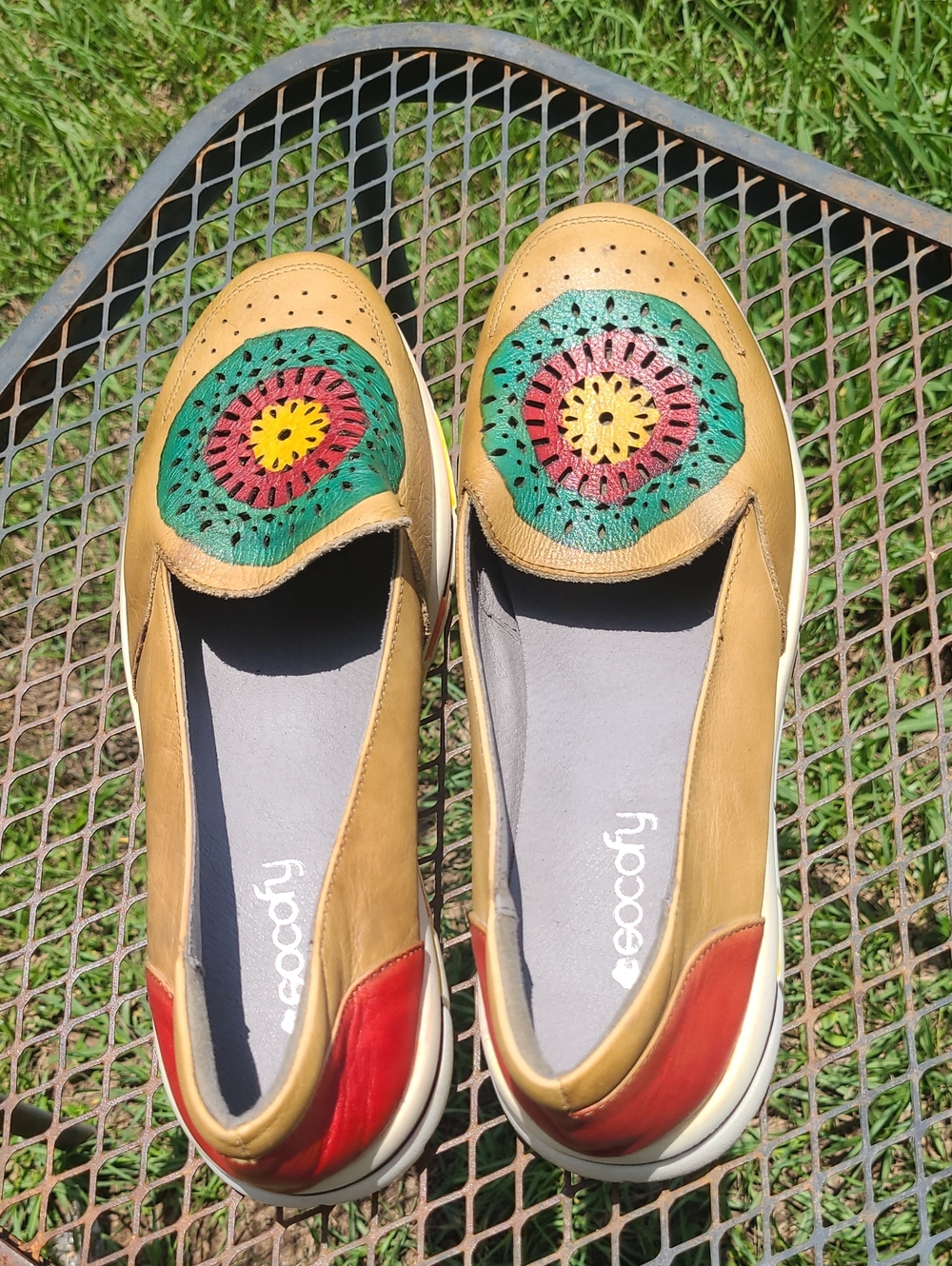 Socofy Leather Boho Tan Slip-On Flats with Multicolor Crochet Medallion Size 38
